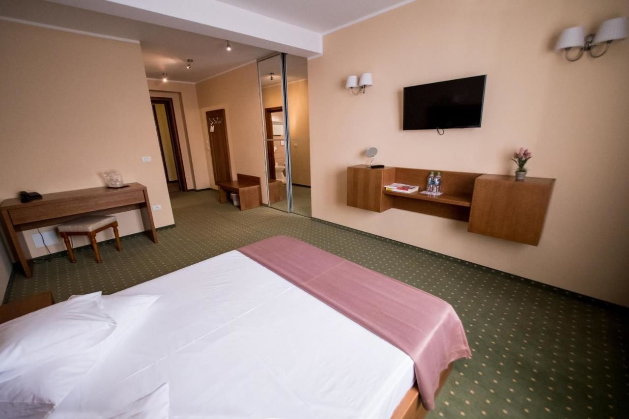 Отель Hotel AmaDeus Фокшани-33