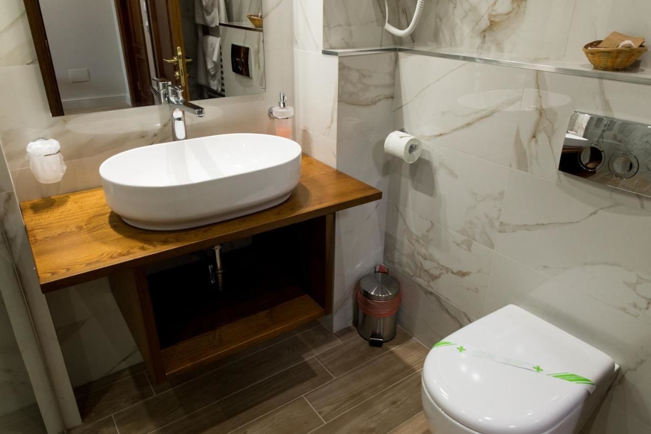 Отель Hotel AmaDeus Фокшани-9